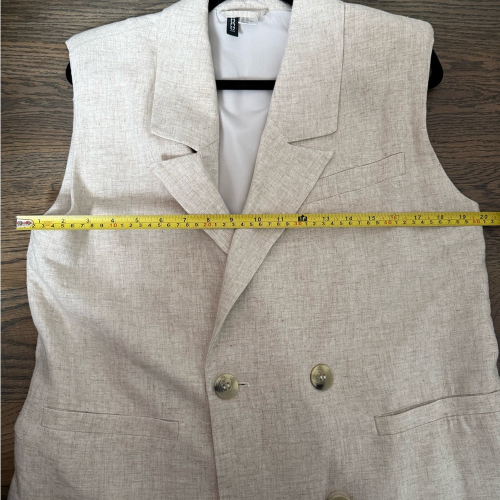 Nwot H&M sleeveless blazer in a light beige linen and viscose blend size small. - Picture 7 of 7